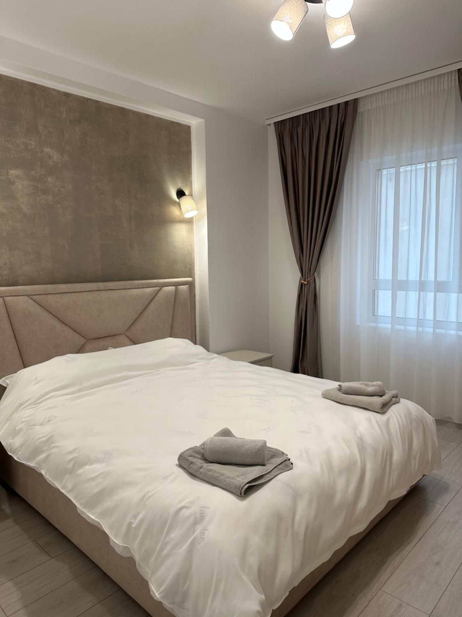 Toscana Apartments โอโตเปนี ภายนอก รูปภาพ