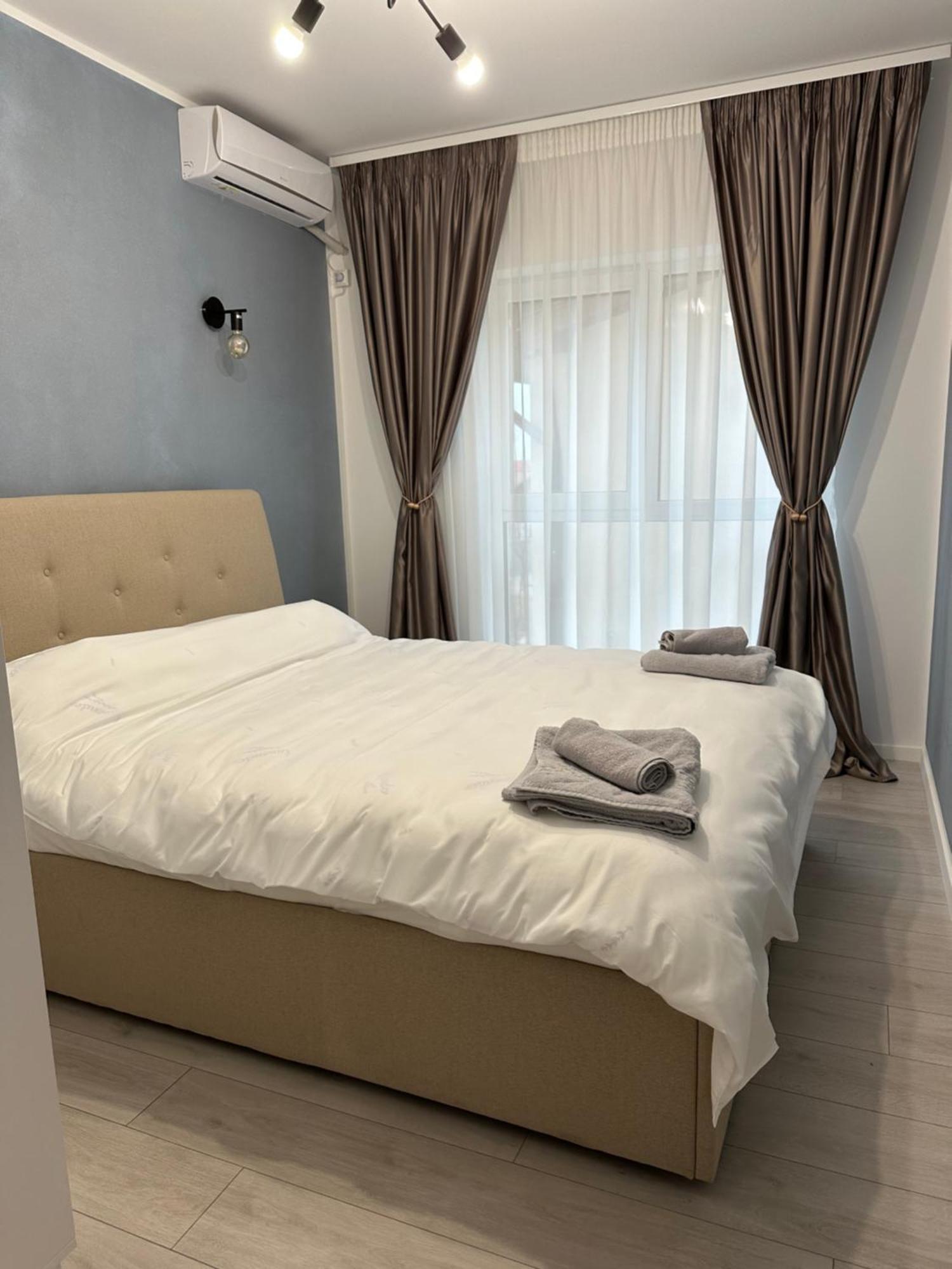 Toscana Apartments โอโตเปนี ภายนอก รูปภาพ