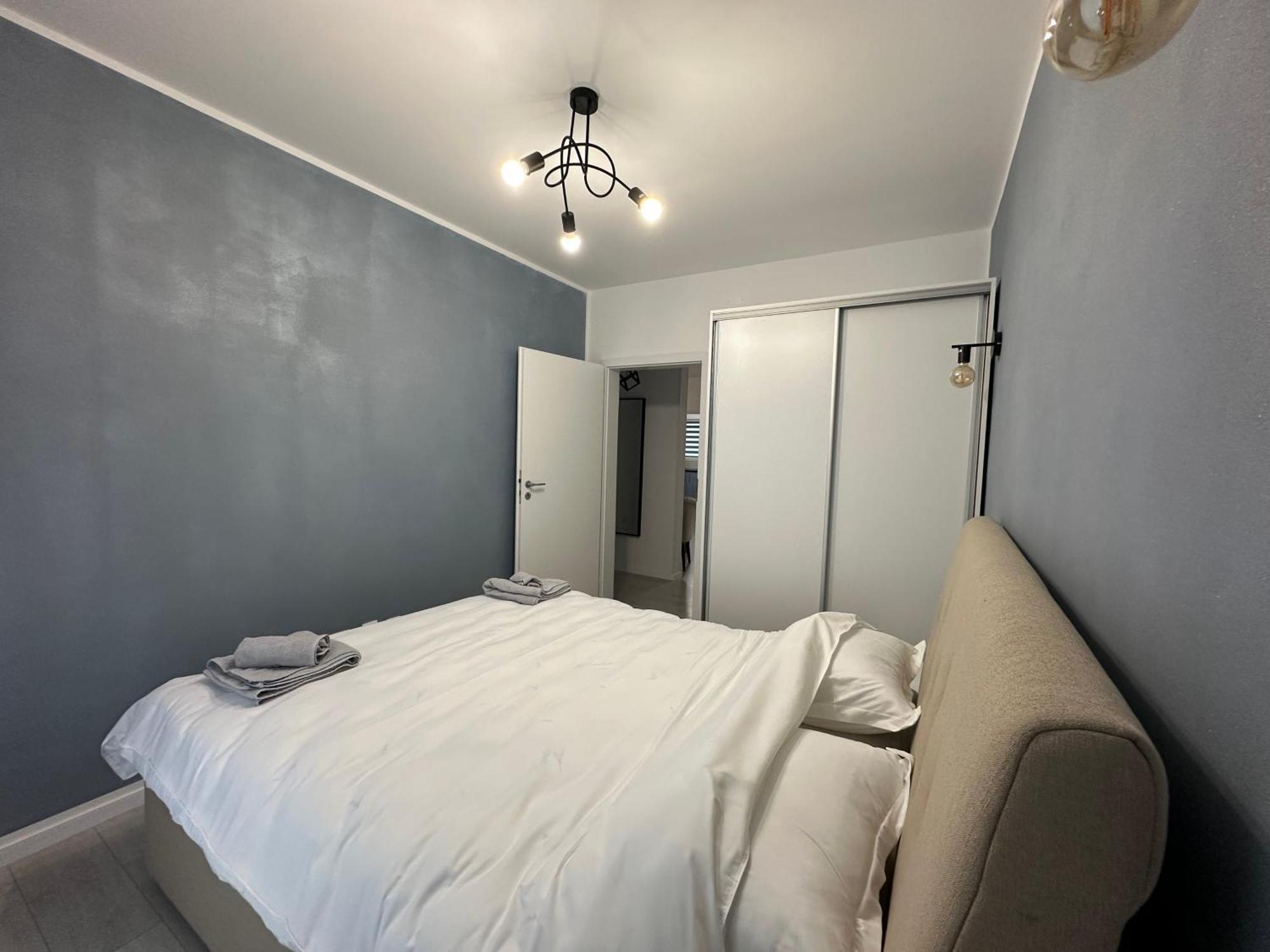 Toscana Apartments โอโตเปนี ภายนอก รูปภาพ