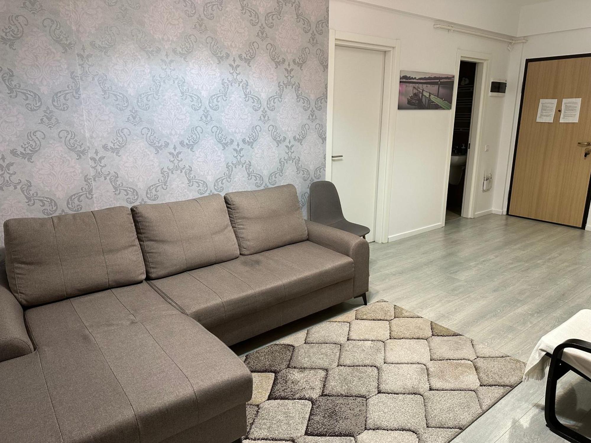 Toscana Apartments โอโตเปนี ภายนอก รูปภาพ